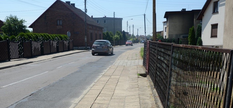 Te drogi aż prosiły się o remont. Inwestycja wreszcie rusza