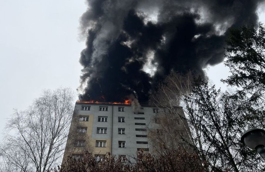 Śląscy Strażacy Gaszą Dwa Duże Pożary