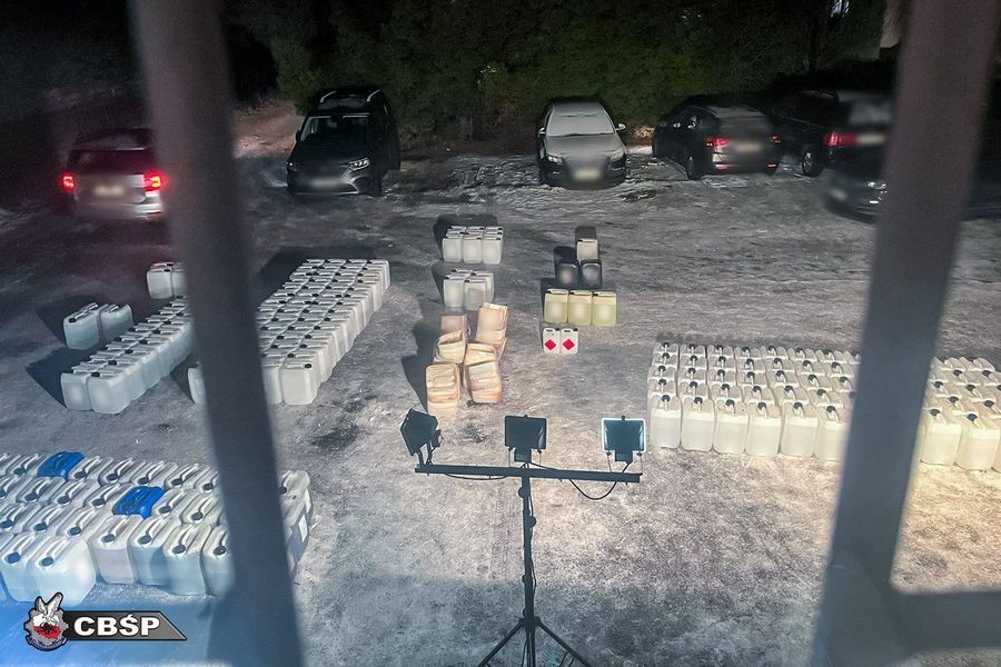 Narkotyki warte miliony produkowano w gminie Imielin: CBŚP poprosiło o pomoc strażaków