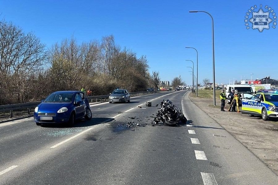 Zderzenie Fiata Z Motocyklem W Tychach: Na Dk44 Lądował Lpr