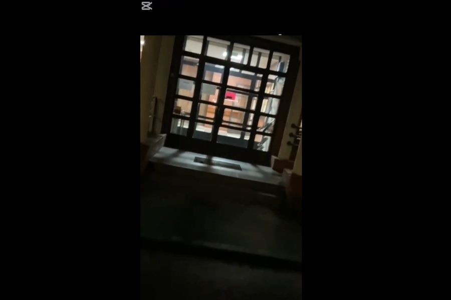 Rzucał Kamieniami W Siedzibę Straży Miejskiej I Zrobił Z Tego Relację [Film]