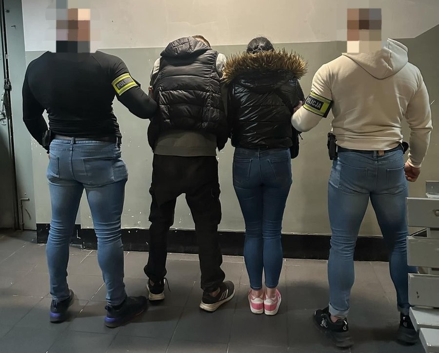 Ukradli zakupy razem ze sklepowym wózkiem!