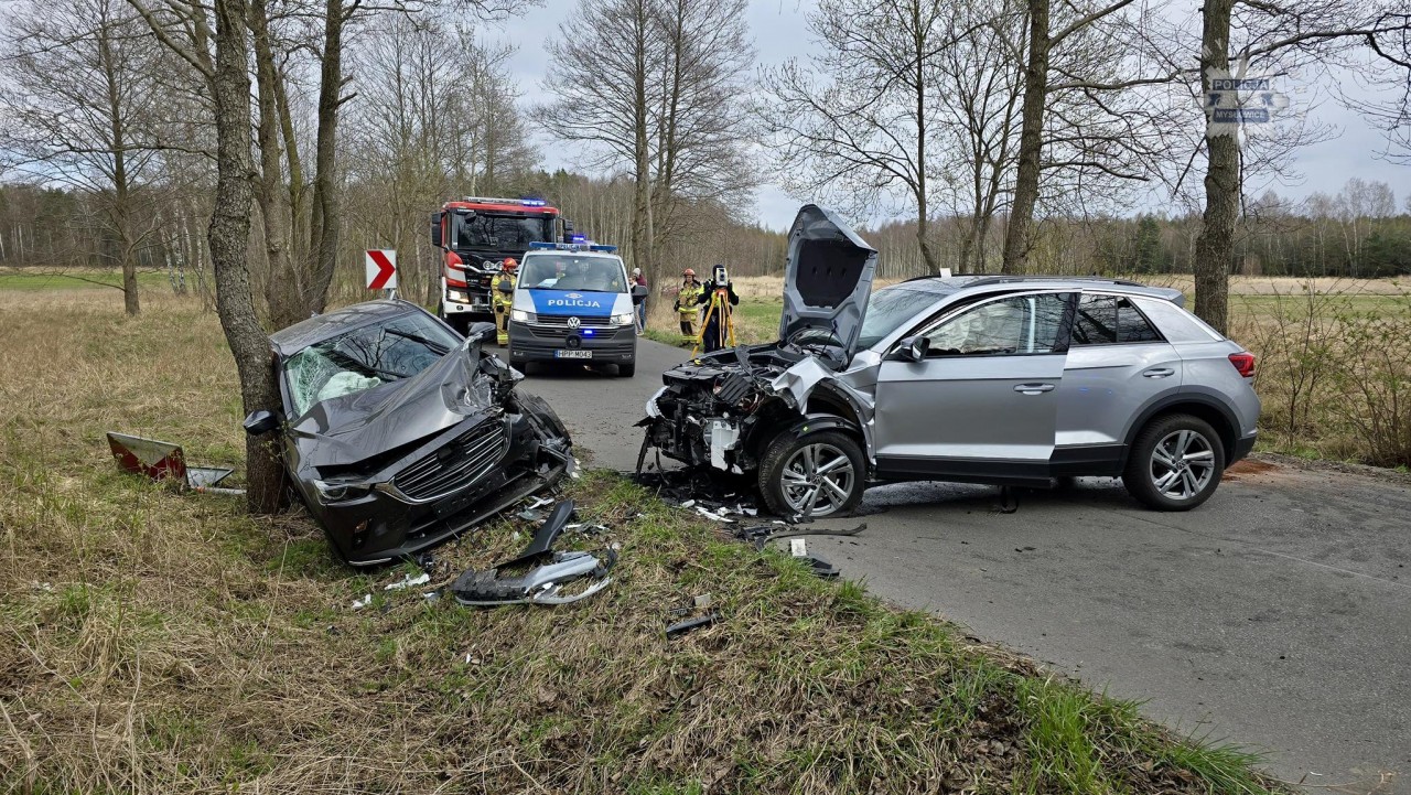 Groźny Wypadek W Mysłowicach! Trzy Ranne Osoby W Zderzeniu Czołowym [Zdjęcia]