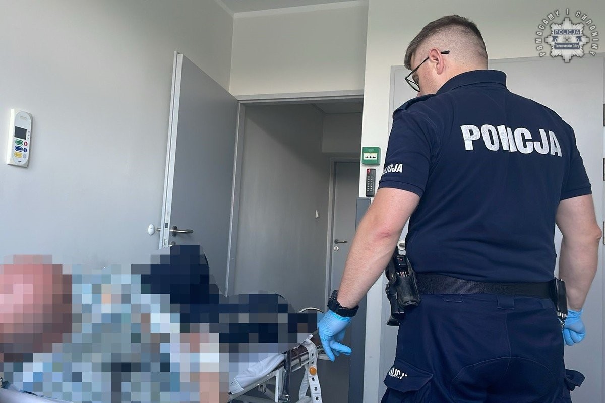 Pijany 70-Latek W Karetce Dostał Ataku Furii! Uderzył Ratowniczkę W Twarz