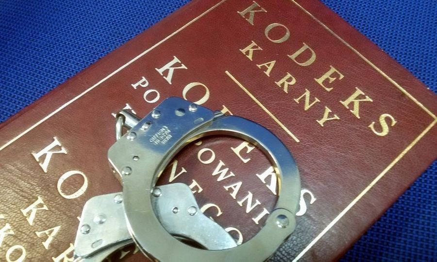 Kobieta I 7 Mężczyzn - Kolejni Zatrzymani Ws. Mafii Śmieciowej