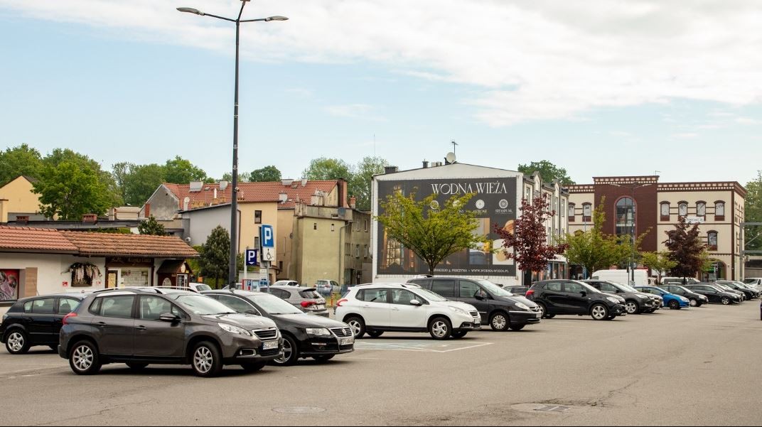 Pszczyna Zamyka Parking, A Powiat Zapowiada Remonty Dróg