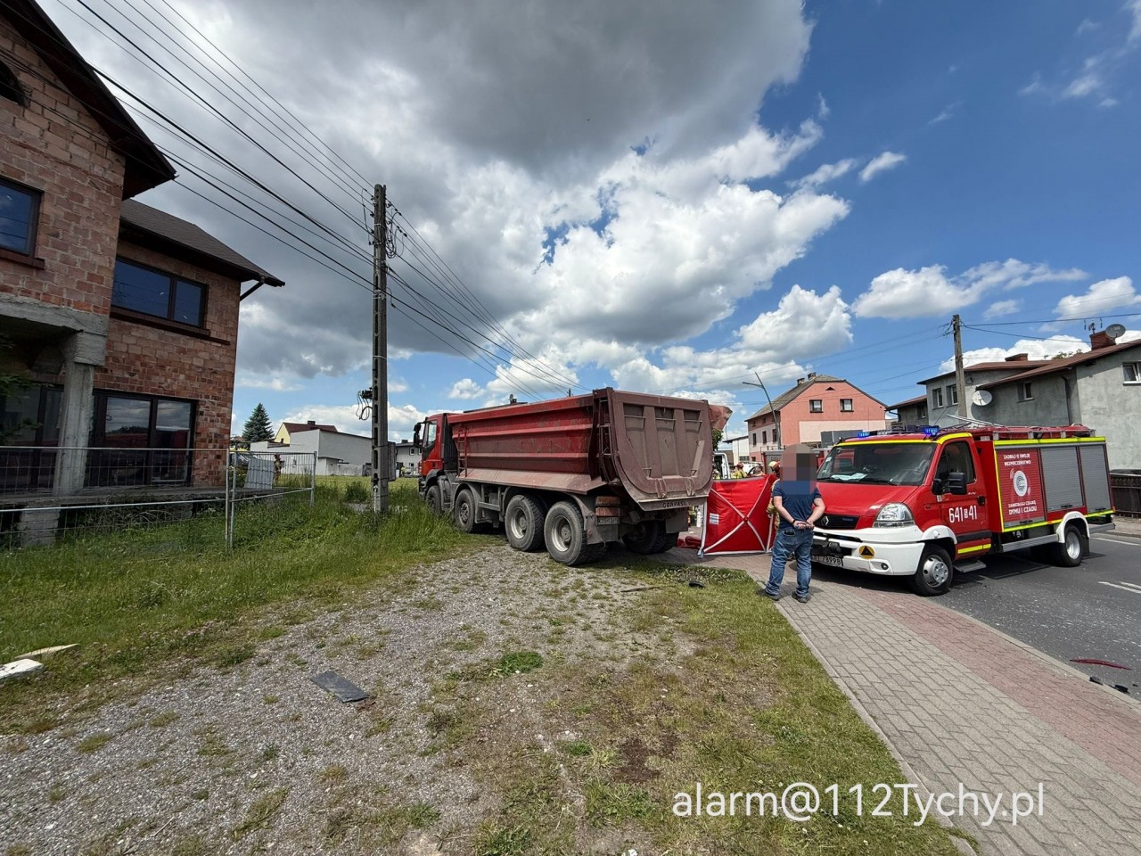 Koszmarny Wypadek W Lędzinach! Kobieta Zginęła W Zderzeniu Z Ciężarówką!