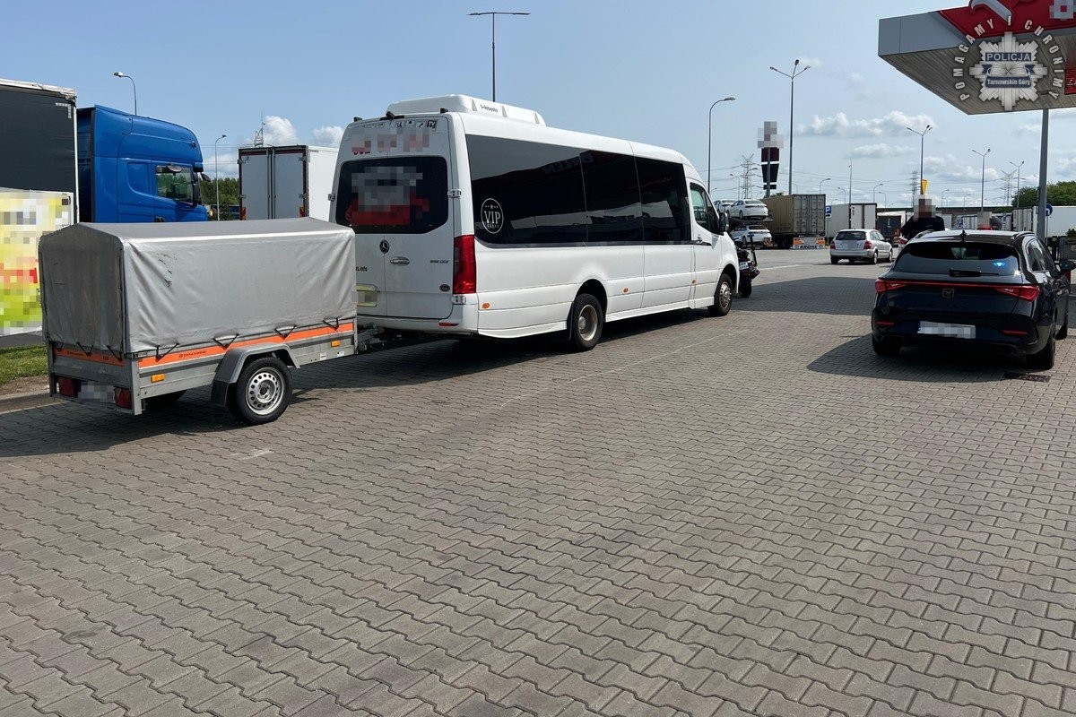 Pijany I Bez Uprawnień Wiózł Busem Pasażerów