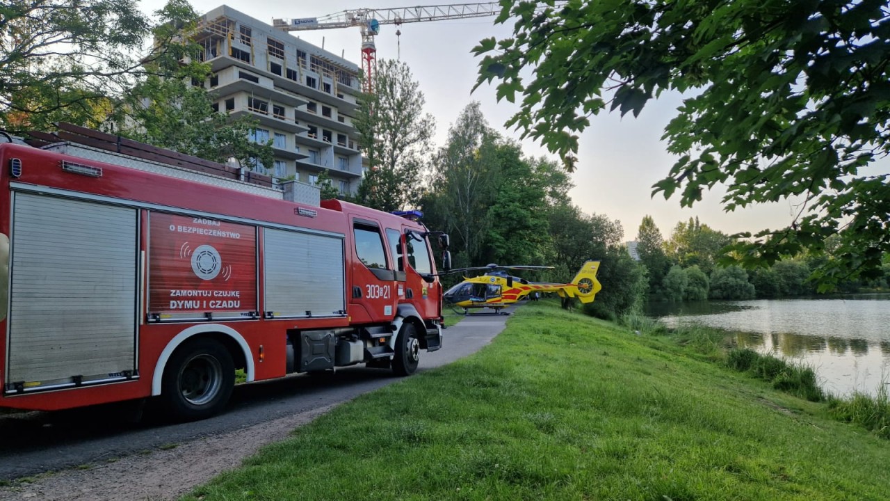 Groźnie W Dolinie 3 Stawów! Nad Wodą Lądował Helikopter