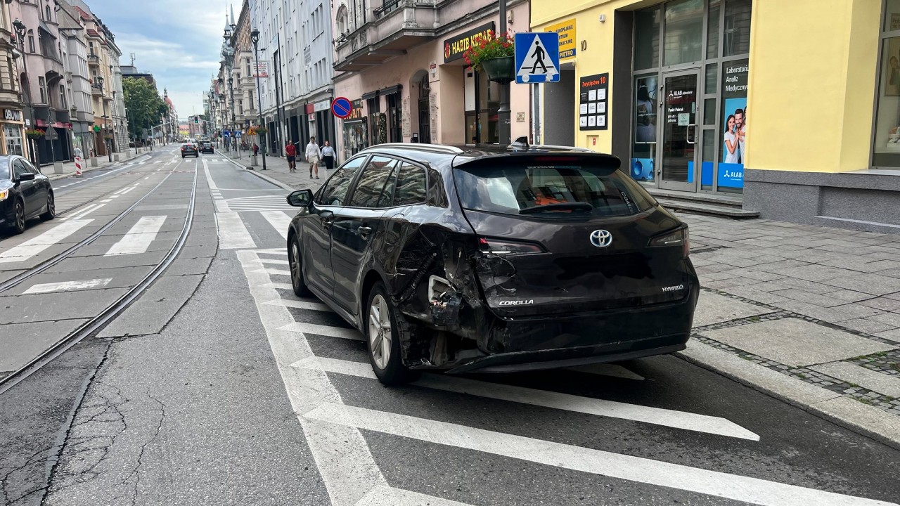 Szalony Rajd Przez Centrum! Zniszczenia Są Ogromne! [Zdjęcia]