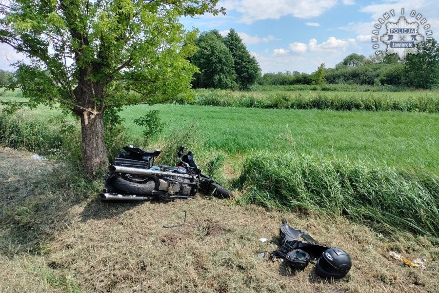 Wypadek Pary Motocyklistów Na Dk 78. Wylecieli Z Drogi! [Zdjęcia]