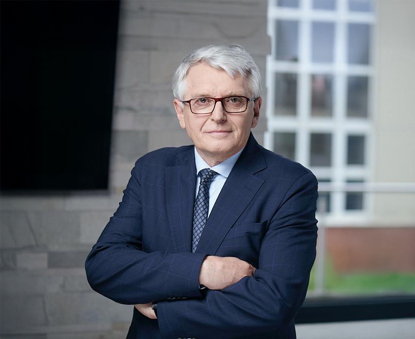 Profesor Andrzej Bochenek Ostrzega Przed Oszustwem!
