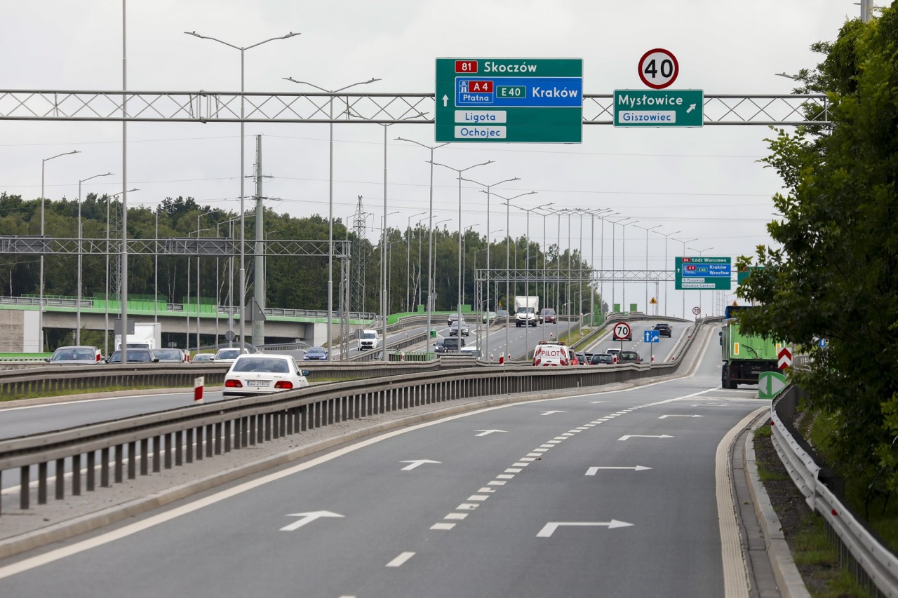 Nocne utrudnienia na DK86 w Katowicach