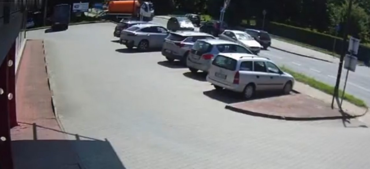 Żory: Koszmar Na Drodze! 12-Latek Pod Ciężarówką!