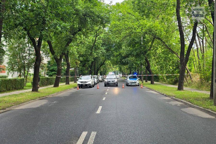 Policjanci Użyli Broni - Postrzelili Mężczyznę, Który Ruszył Na Nich Z Maczetą