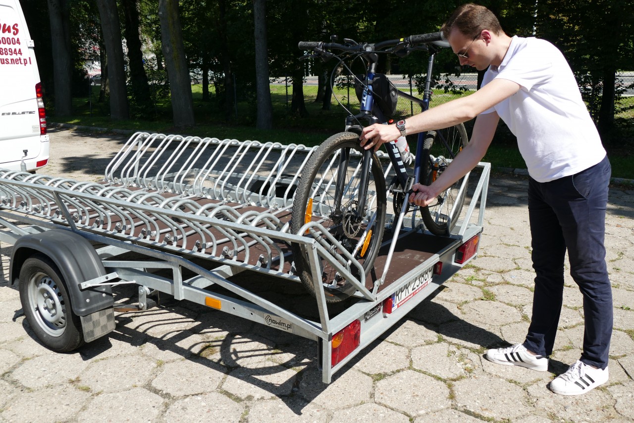 Więcej VeloBUS+. Koleje Śląskie wypuszczają specjalne przyczepy na rowery