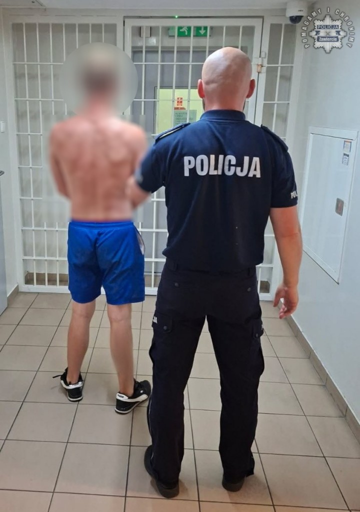 "moplikiem" Chciał Zepchnąć Policjantów Z Drogi!