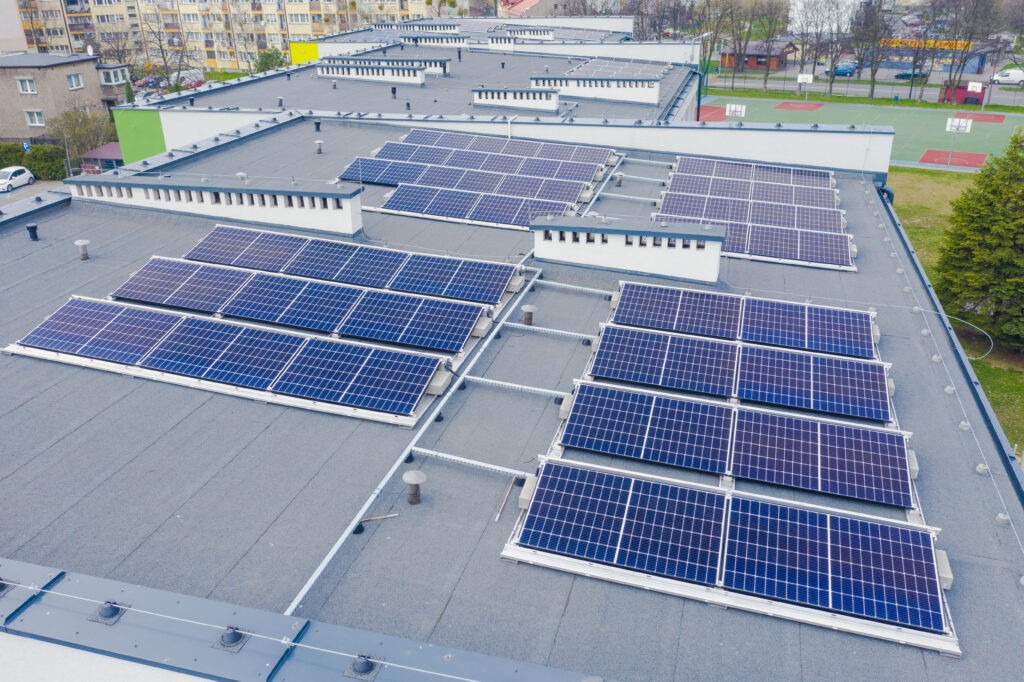 Będzie więcej fotowoltaiki. Bezpłatna energia popłynie w szkołach
