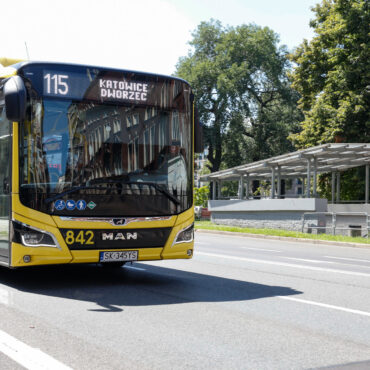 Katowice inwestują w autobusy CNG – 15 nowych pojazdów za blisko 39 mln zł. Fot. UM Katowice