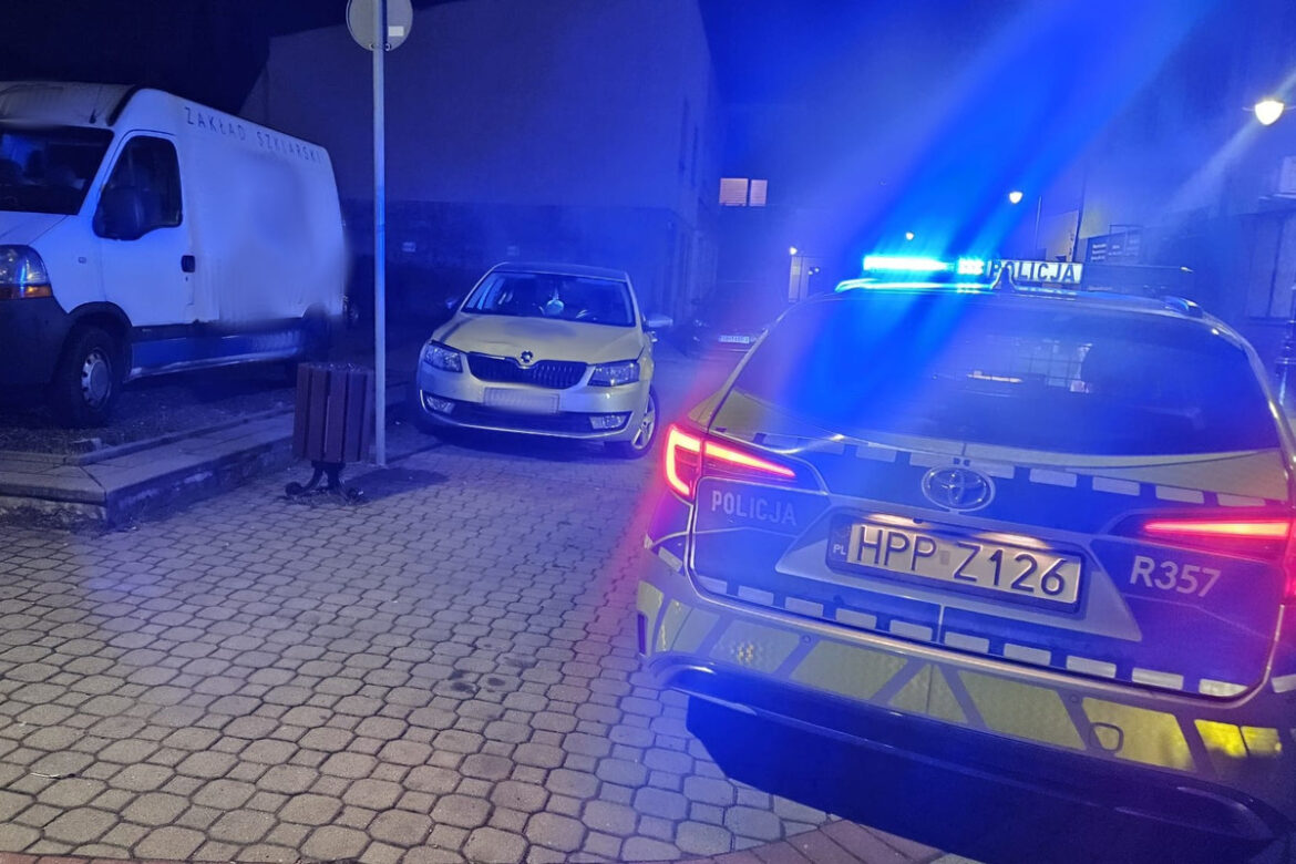 Żory: pijana kierująca taksówką uszkodziła kilka aut – miała ponad 2 promile. Fot - KMP Żory