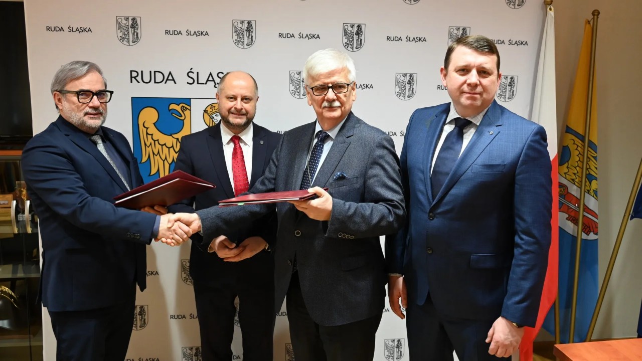 Tło