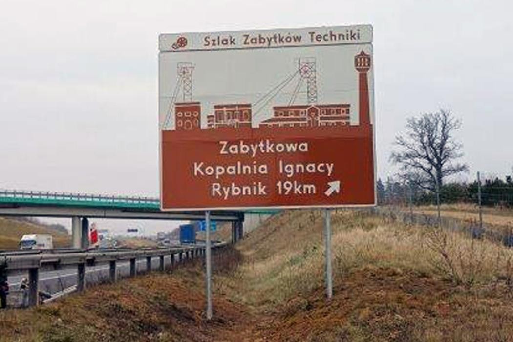 Tło