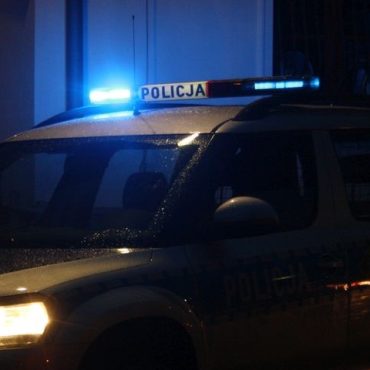 W organizmie miał blisko dwa promile, a na koncie sądowy zakaz a i tak siadł za kierownicę.  34-latek w trybie przyspieszonym został ukarany przez sąd. W rezultacie zatrzymany w Tychach kierowca trafi za kratki.  A to jeszcze nie koniec konsekwencji, jakie poniesie