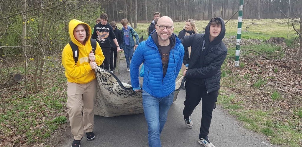 Tło