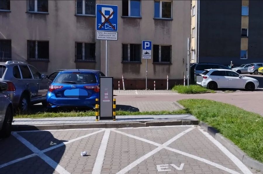 Tło
