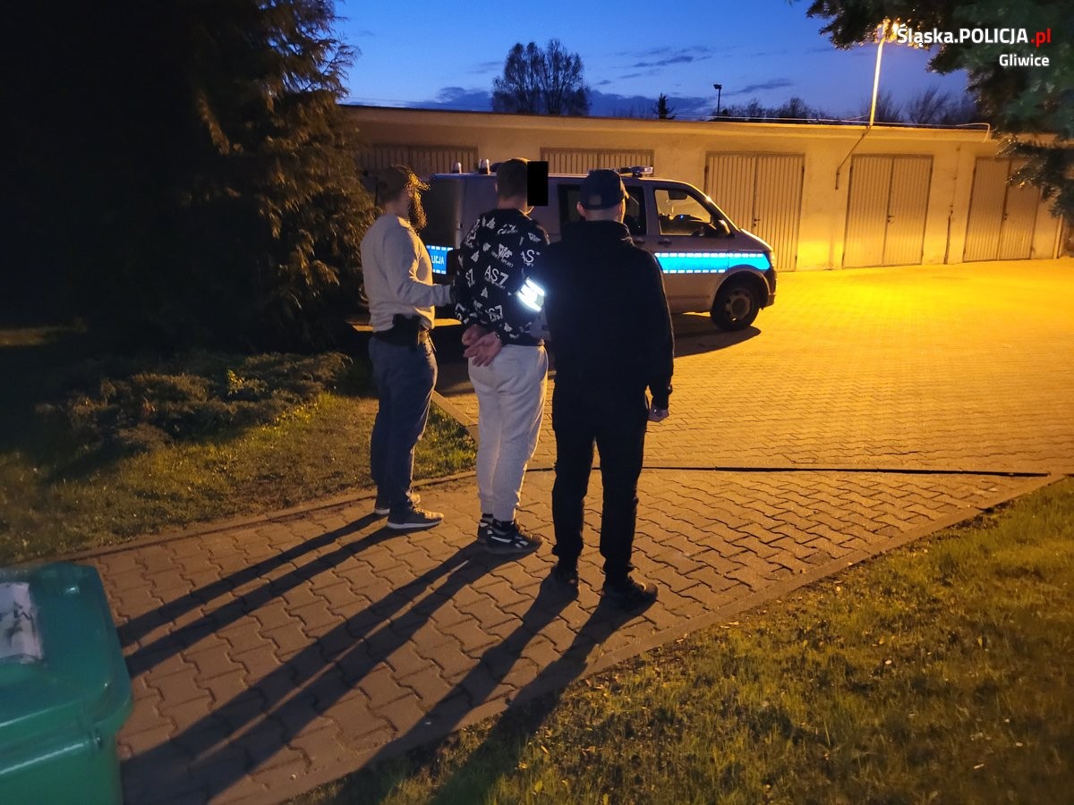 Tło