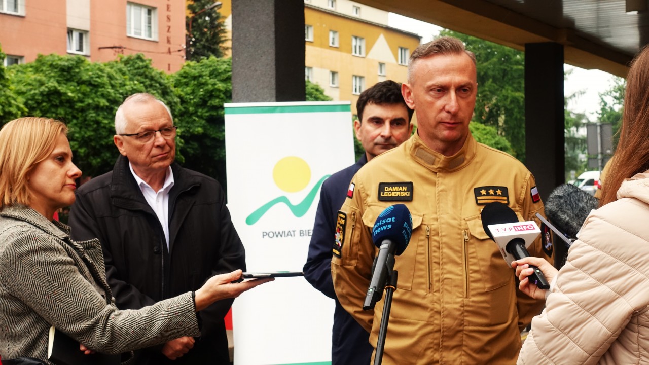 Tło