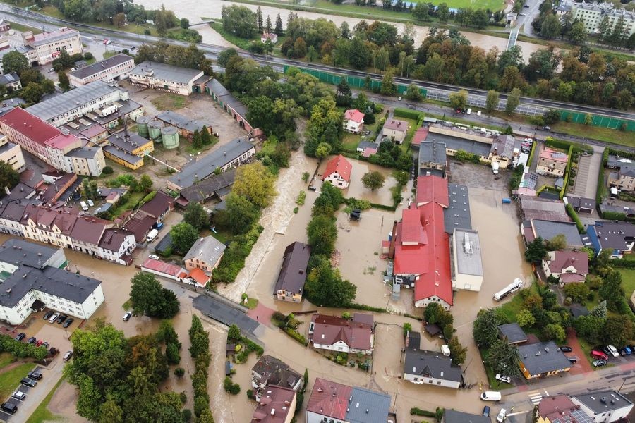 Tło