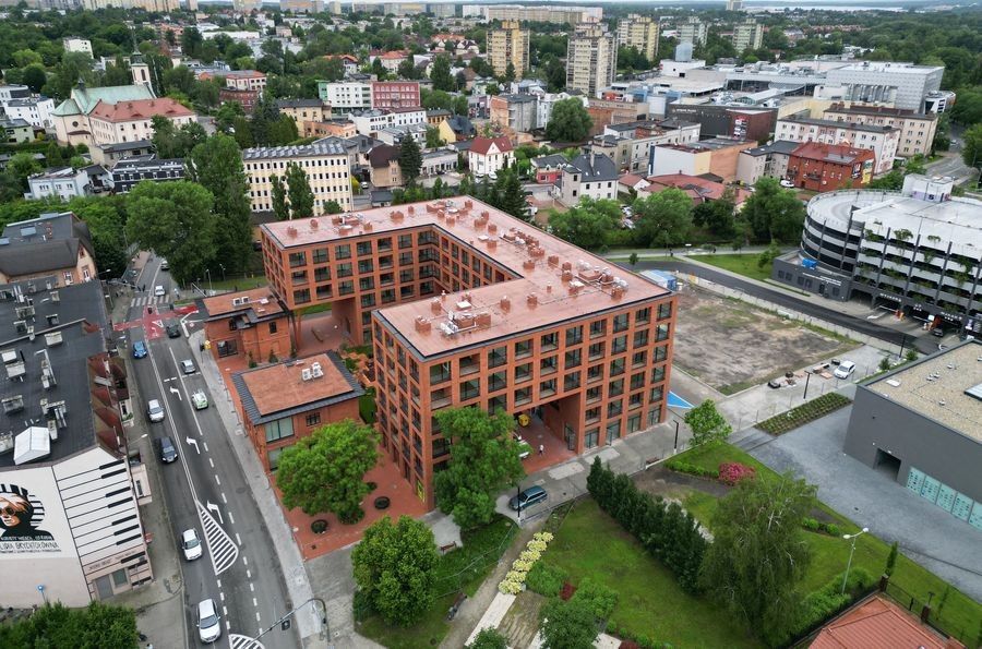 Tło