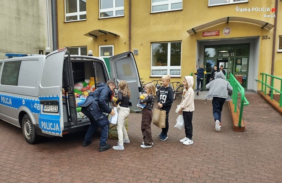 Tło