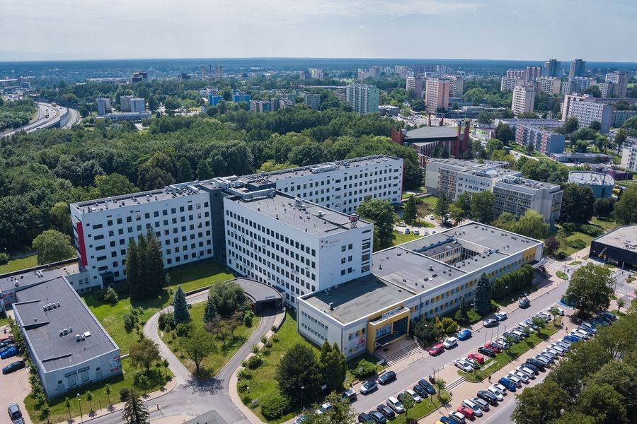 Tło