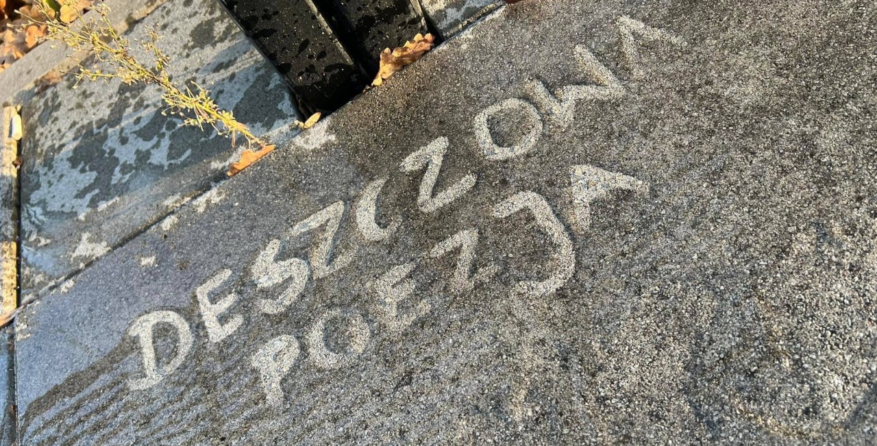 Tło