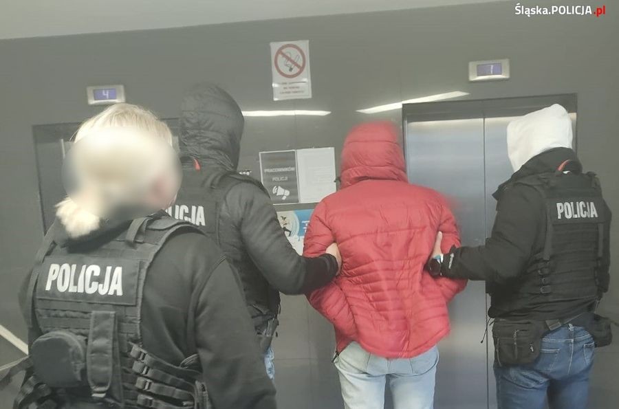 Tło