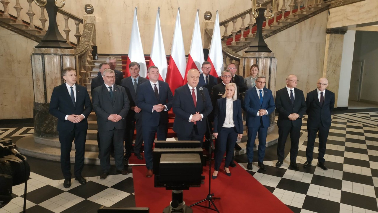 Tło