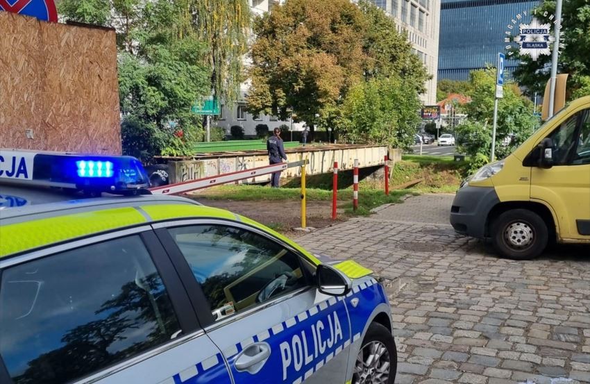 Tło