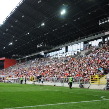 GKS Tychy od sierpnia nie zaznał zwycięstwa. Klub wypuszcza poruszający spot z udziałem 92-letniego kibica. Czy mobilizacja pomoże przełamać złą passę?