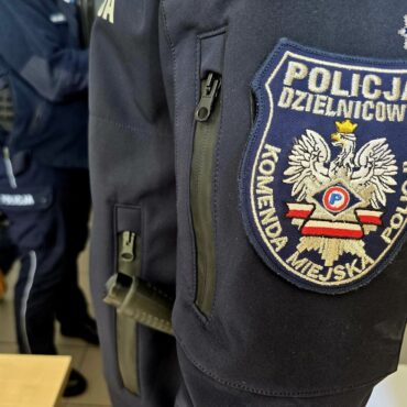 Rybniccy dzielnicowi pomogli 87-letniemu seniorowi. Fot, KMP Rybnik