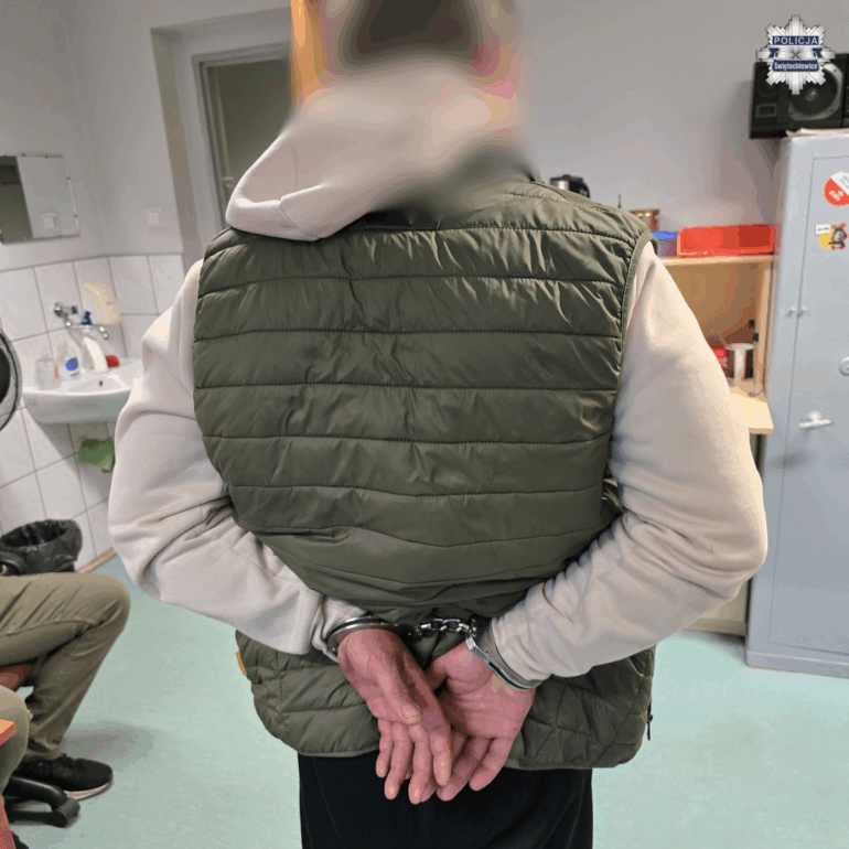 Mężczyzna w samochodzie miał sporo na sumieniu. Fot. KMP Świętochłowice