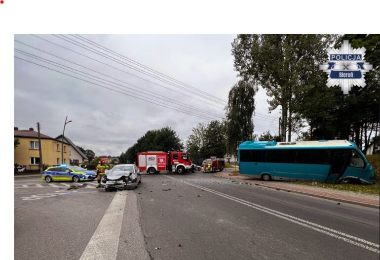 W Lędzinach, na skrzyżowaniu ulic Pokoju i Jagiellońskiej, doszło do wypadku. Kierowca osobowego fiata nie ustąpił pierwszeństwa kierującemu autobusem. Trzy osoby zostały ranne