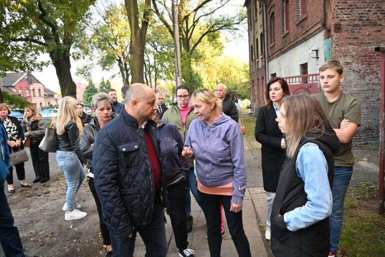8 września rozpoczyna się jesienna seria spotkań prezydenta Rudy Śląskiej z mieszkańcami. Tradycyjne rozmowy w dzielnicach tym razem będą miały nową formułę - prowadzone będą podczas spacerów po okolicy. W sumie będzie ich 8.