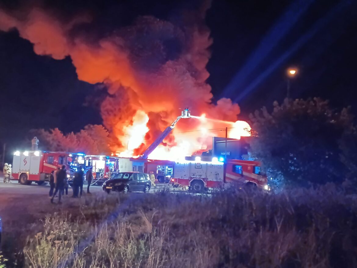 Pożar hali w Czeladzi