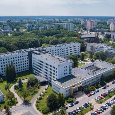 Dofinansowanie dla szpitala w Tychach. Placówka po raz trzeci uzyskała dofinansowanie w ramach Krajowego Planu Odbudowy i Zwiększania Odporności. Tym razem blisko 9 mln zł przeznaczonych zostanie na kompleksową cyfryzację, wdrożenie rozwiązań opartych na sztucznej inteligencji, digitalizację dokumentacji medycznej oraz zwiększenie poziomu cyberbezpieczeństwa.