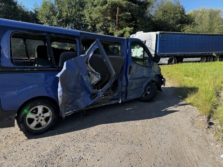 Wypadek na skrzyżowaniu ulic Wyzwolenia i Cieszyńskiej w Mikołowie. 26 sierpnia kierujący Oplem Vivaro wjechał na skrzyżowanie przy czerwonym świetle, doprowadzając do zderzenia z Citroënem Jumperem. Jedna osoba została poszkodowana i przetransportowana do szpitala.