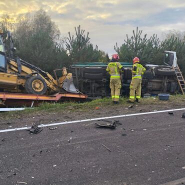 2 osoby zginęły w wypadku, do jakiego doszło w miejscowości Wielowieś pod Gliwicami w czwartek, 18 września. Fot. KMP Gliwice