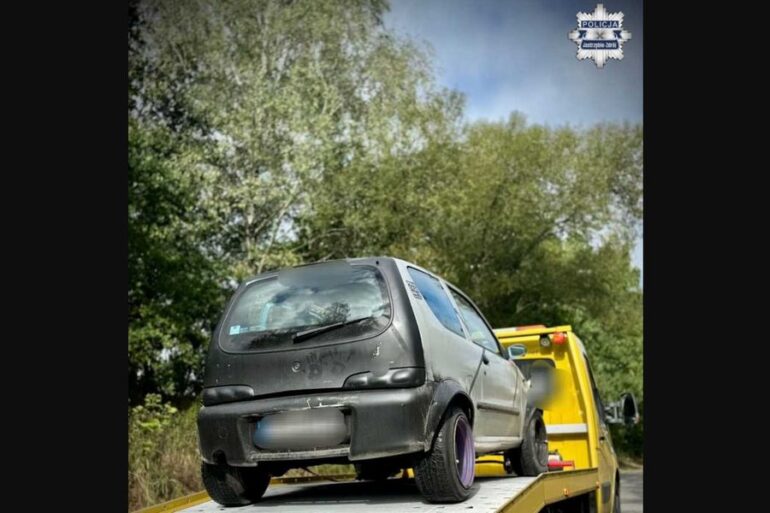 Mandat dla 18-latka i auto odholowane przez lawetę - tak skończyła się policyjna kontrola w Jastrzębiu-Zdroju. Nastolatek jechał zdezelowanym autem. W dodatku nie miał wymaganych uprawnień