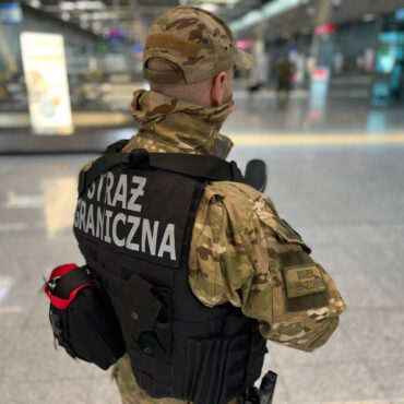 8 pasażerów w Pyrzowicach nie zostało wpuszczonych na pokład samolotu do Chorwacji. Fot. SG